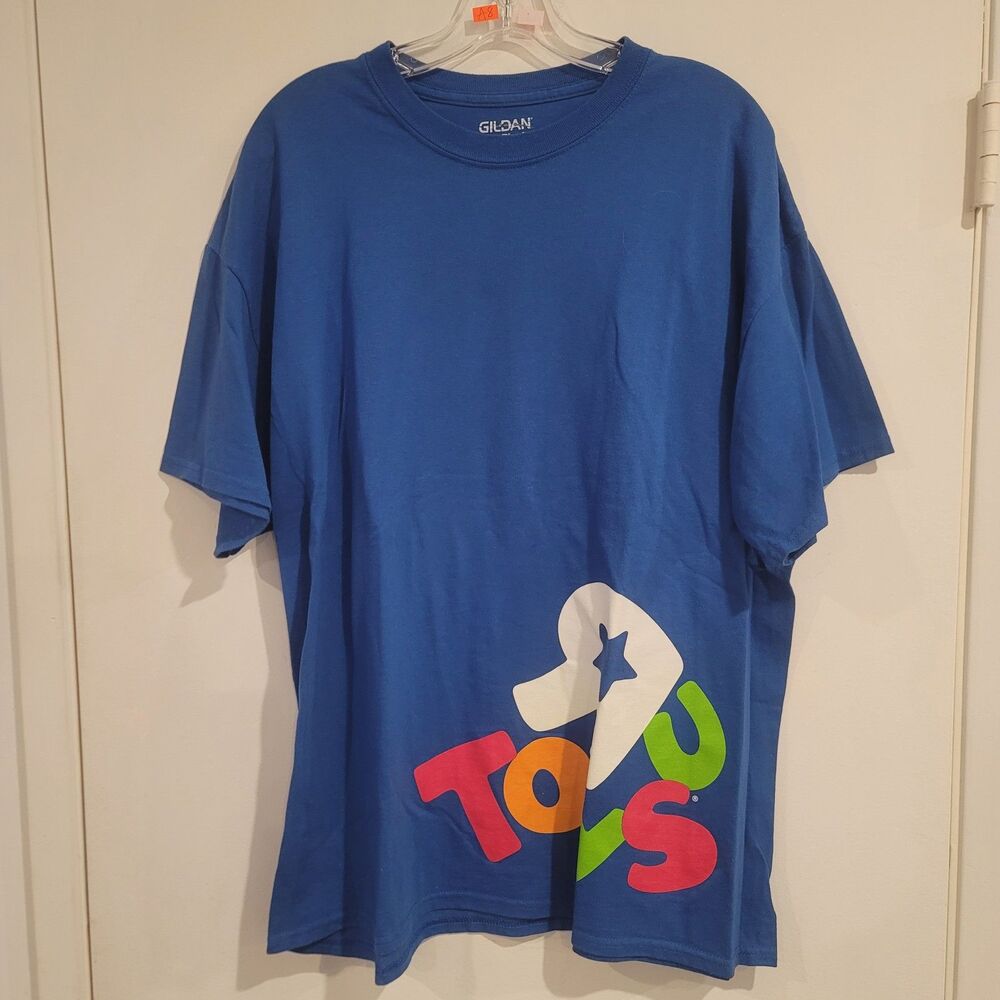 Vintage Toys R Us Employee T-Shirt Blue Gildan Short Sleeve Logo Tee